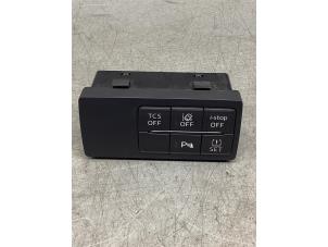 Gebruikte PDC Schakelaar Mazda CX-3 (DJ/DK) 2.0 SkyActiv-G 120 Prijs € 30,00 Margeregeling aangeboden door Gebr Opdam B.V.