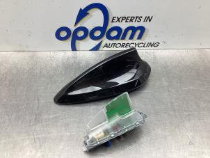 Gebruikte GPS Antenne BMW 3 serie (F30) 320i 1.6 16V EfficientDynamicsEdition Prijs € 47,00 Margeregeling aangeboden door Gebr Opdam B.V.