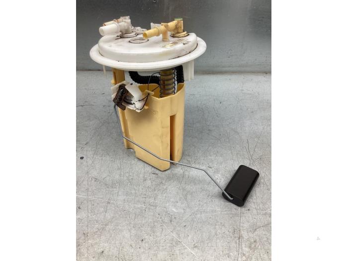 Gebruikte Tank element Pomp Citroen C5 III Tourer (RW) 2.0 HDiF 16V Prijs € 64,00 Margeregeling aangeboden door Gebr Opdam B.V.
