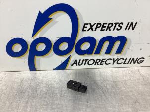 Gebruikte LED lamp BMW 3 serie (F30) 320i 1.6 16V EfficientDynamicsEdition Prijs € 13,00 Margeregeling aangeboden door Gebr Opdam B.V.