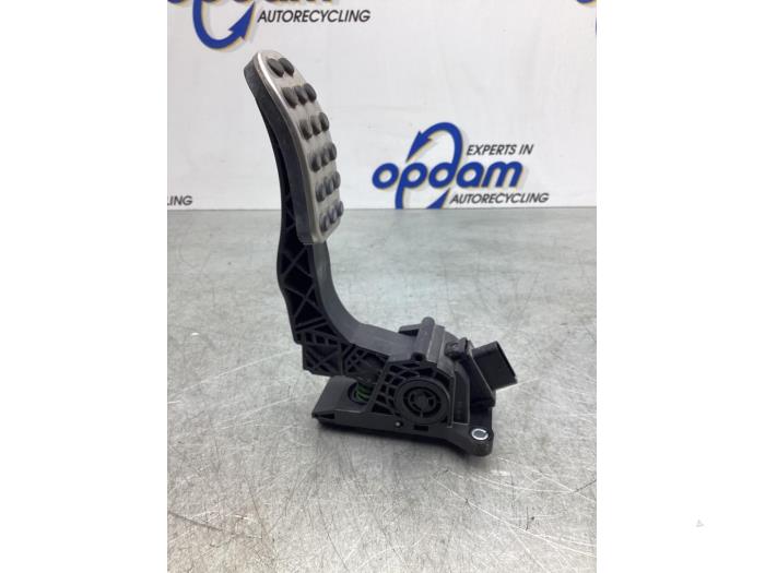 Gebruikte Sensor Gaspedaalpositie Mercedes V (447.8) 2.1 250 BlueTEC, 250 d 16V Prijs € 41,14 Inclusief btw aangeboden door Gebr Opdam B.V.
