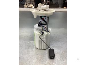 Gebruikte Benzinepomp Opel Karl 1.0 12V Prijs € 42,00 Margeregeling aangeboden door Gebr Opdam B.V.