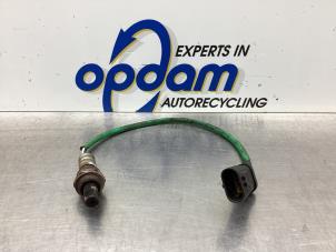 Gebruikte Lambda Sonde Renault Clio III (BR/CR) 1.2 16V 75 Prijs € 21,00 Margeregeling aangeboden door Gebr Opdam B.V.