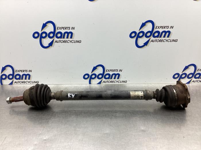 Gebruikte Aandrijfas rechts-voor Volkswagen Golf III Cabrio (1E) 1.8 Prijs € 42,00 Margeregeling aangeboden door Gebr Opdam B.V.