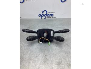 Gebruikte Licht + Raw Schakelaar Peugeot 207 SW (WE/WU) 1.6 16V Prijs € 85,00 Margeregeling aangeboden door Gebr Opdam B.V.