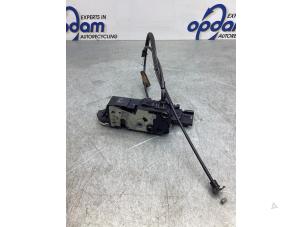 Gebruikte Deurslot Mechaniek 4Deurs rechts-voor Peugeot 207 SW (WE/WU) 1.6 16V Prijs € 26,00 Margeregeling aangeboden door Gebr Opdam B.V.