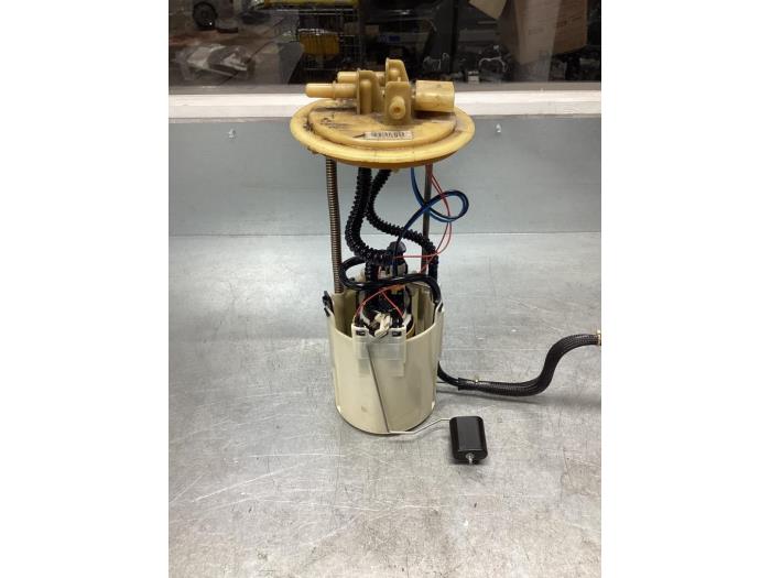 Gebruikte Tank element Pomp Mercedes Sprinter 3,5t (906.63) 319 CDI,BlueTEC V6 24V Prijs € 64,00 Margeregeling aangeboden door Gebr Opdam B.V.