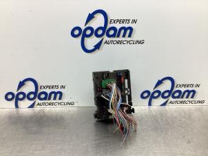 Gebruikte Zekeringkast Peugeot 307 Break (3E) 2.0 16V Prijs € 64,00 Margeregeling aangeboden door Gebr Opdam B.V.