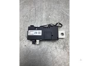 Gebruikte Antenne Versterker Opel Astra J Sports Tourer (PD8/PE8/PF8) 1.4 Turbo 16V Prijs € 26,00 Margeregeling aangeboden door Gebr Opdam B.V.