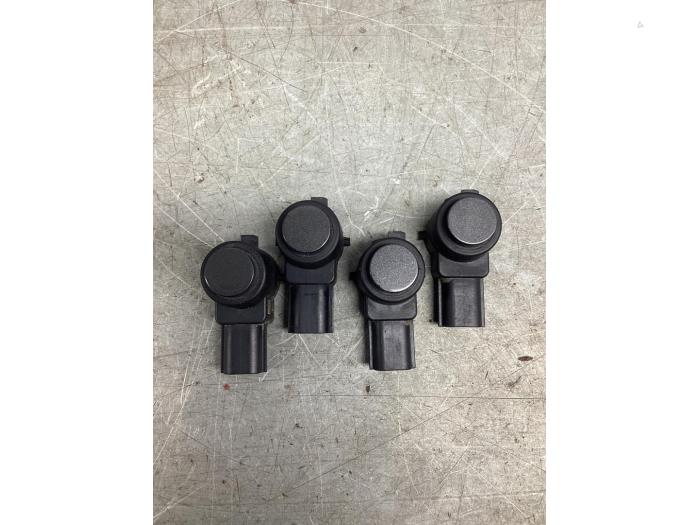 Gebruikte PDC Sensor Opel Astra J Sports Tourer (PD8/PE8/PF8) 1.4 Turbo 16V Prijs € 51,00 Margeregeling aangeboden door Gebr Opdam B.V.
