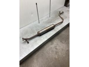 Gebruikte Uitlaat Middendemper Suzuki Baleno (EW/FW) 1.2 Dual Jet 16V Prijs € 51,00 Margeregeling aangeboden door Gebr Opdam B.V.