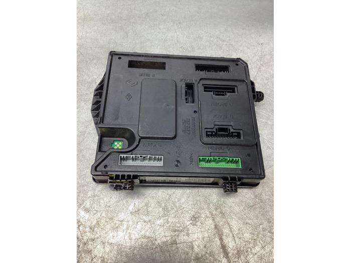 Gebruikte Bodycontrol Module Renault Megane III Grandtour (KZ) 1.5 dCi 90 Prijs € 38,00 Margeregeling aangeboden door Gebr Opdam B.V.