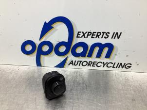 Gebruikte Spiegel Schakelaar Volkswagen Passat Variant (3C5) 1.4 TSI 16V Prijs € 21,00 Margeregeling aangeboden door Gebr Opdam B.V.