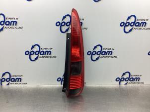 Gebruikte Achterlicht rechts Ford Fusion 1.4 16V Prijs € 40,00 Margeregeling aangeboden door Gebr Opdam B.V.