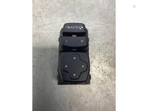 Gebruikte Schakelaar Spiegel Hyundai Kona (OS) 39 kWh Prijs € 26,00 Margeregeling aangeboden door Gebr Opdam B.V.