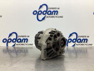 Gebruikte Dynamo Renault Twingo (C06) 1.2 16V Prijs € 42,00 Margeregeling aangeboden door Gebr Opdam B.V.