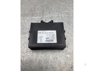 Gebruikte Deur module Peugeot 108 1.0 12V VVT-i Prijs € 34,00 Margeregeling aangeboden door Gebr Opdam B.V.