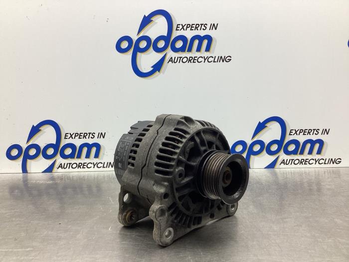 Gebruikte Dynamo Volkswagen Golf IV (1J1) 1.6 Prijs € 42,00 Margeregeling aangeboden door Gebr Opdam B.V.