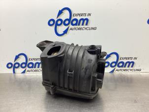 Gebruikte Luchtfilterhuis Volkswagen Touran (1T1/T2) 2.0 FSI 16V Prijs € 34,00 Margeregeling aangeboden door Gebr Opdam B.V.