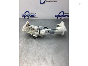 Gebruikte Benzinepomp Toyota C-HR (X1,X5) 1.8 16V Hybrid Prijs € 128,00 Margeregeling aangeboden door Gebr Opdam B.V.