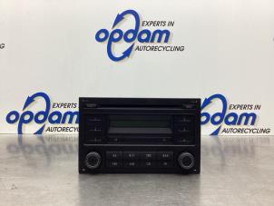 Gebruikte Radio Volkswagen Fox (5Z) 1.2 Prijs € 42,00 Margeregeling aangeboden door Gebr Opdam B.V.