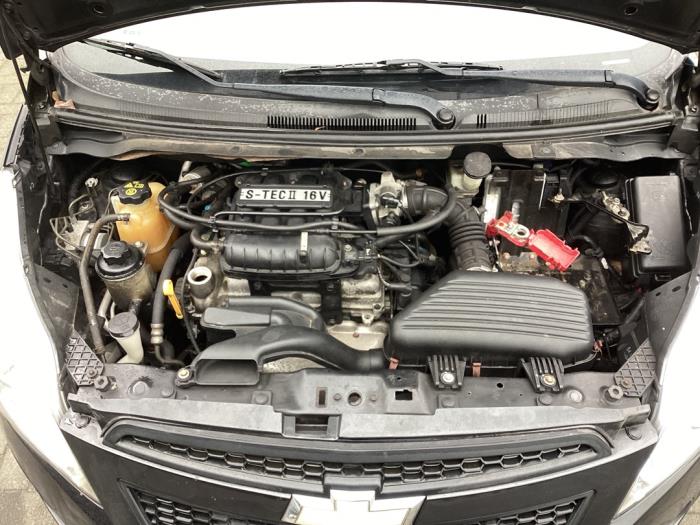 Motor van een Chevrolet Spark (M300) 1.0 16V Bifuel 2012
