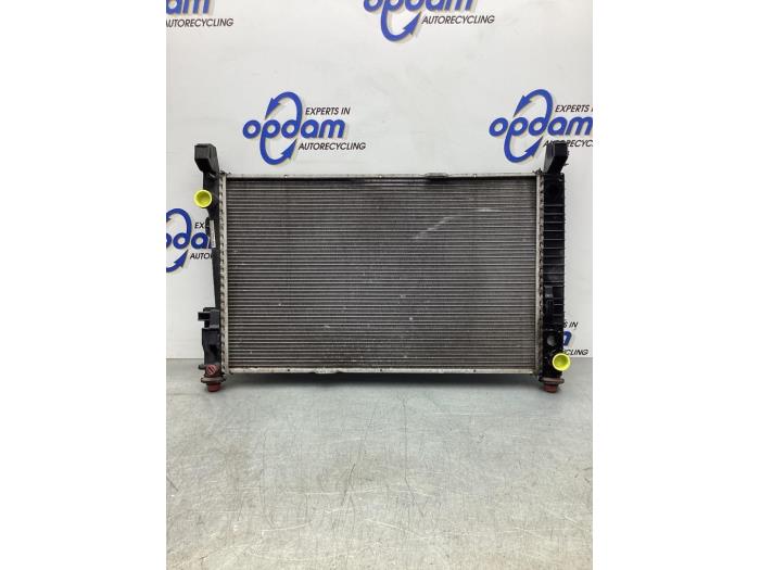 Gebruikte Radiateur Mercedes B (W245) 1.7 B-180 16V Prijs € 42,00 Margeregeling aangeboden door Gebr Opdam B.V.