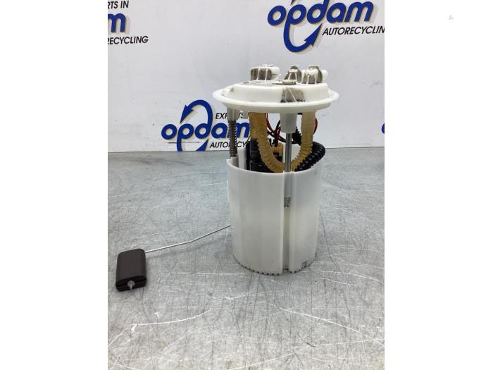 Gebruikte Tank element Pomp Renault Scénic III (JZ) 1.5 dCi 110 Prijs € 64,00 Margeregeling aangeboden door Gebr Opdam B.V.