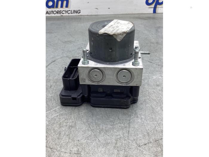 ABS Pomp van een Renault Kadjar (RFEH) 1.2 Energy TCE 130 2018