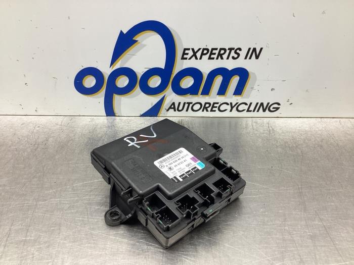 Gebruikte Deur module Mercedes A (W169) 2.0 A-180 CDI 16V 3-Drs. Prijs € 42,00 Margeregeling aangeboden door Gebr Opdam B.V.