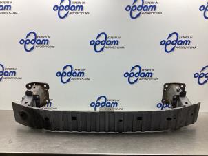 Gebruikte Bumperbalk voor Mazda 3 Sport (BK) 2.0i 16V Prijs € 34,00 Margeregeling aangeboden door Gebr Opdam B.V.