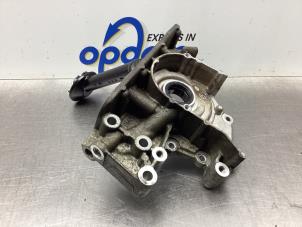 Gebruikte Oliepomp Skoda Octavia Combi (5EAC) 1.0 TSI 12V Prijs € 60,00 Margeregeling aangeboden door Gebr Opdam B.V.