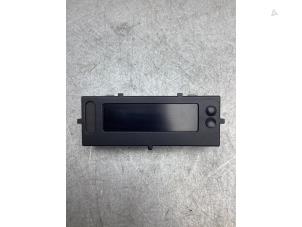 Gebruikte Display Interieur Renault Clio III (BR/CR) 1.5 dCi FAP Prijs € 30,00 Margeregeling aangeboden door Gebr Opdam B.V.