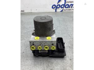 Gebruikte ABS Pomp Audi A4 Avant (B7) 2.0 20V Prijs € 60,00 Margeregeling aangeboden door Gebr Opdam B.V.