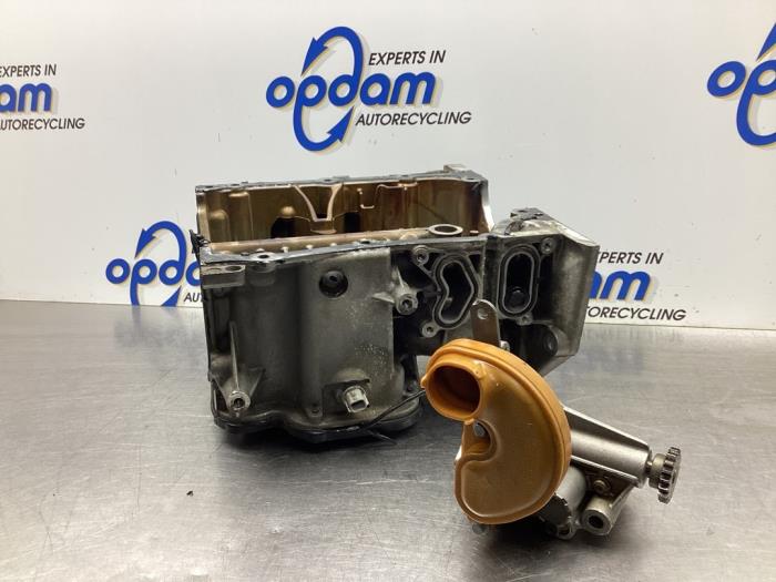 Gebruikte Carterpan Nissan Micra (K14) 0.9 IG-T 12V Prijs € 128,00 Margeregeling aangeboden door Gebr Opdam B.V.
