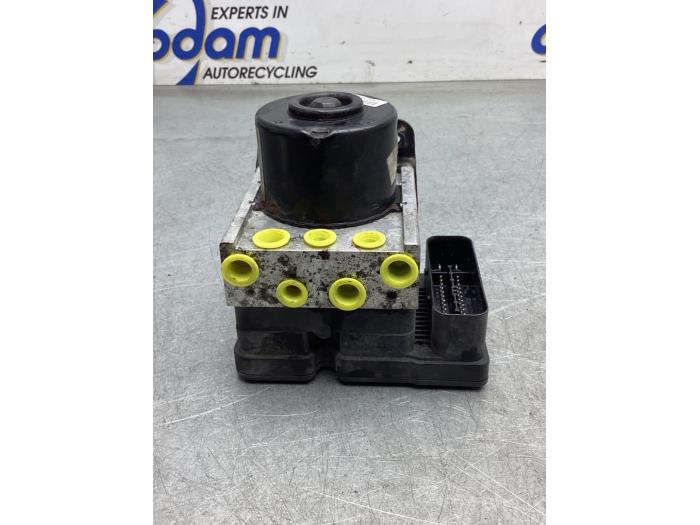 Gebruikte ABS Pomp Ford Fiesta 6 (JA8) 1.25 16V Prijs € 85,00 Margeregeling aangeboden door Gebr Opdam B.V.