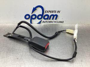 Gebruikte Veiligheidsgordel Insteek links-voor Toyota Yaris II (P9) 1.0 12V VVT-i Prijs € 13,00 Margeregeling aangeboden door Gebr Opdam B.V.