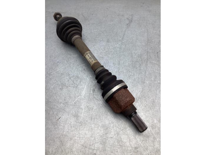 Usados Aandrijfas links-voor Peugeot 5008 I (0A/0E) 1.6 THP 16V Precio € 51,00 Norma de margen ofrecido por Gebr Opdam B.V.