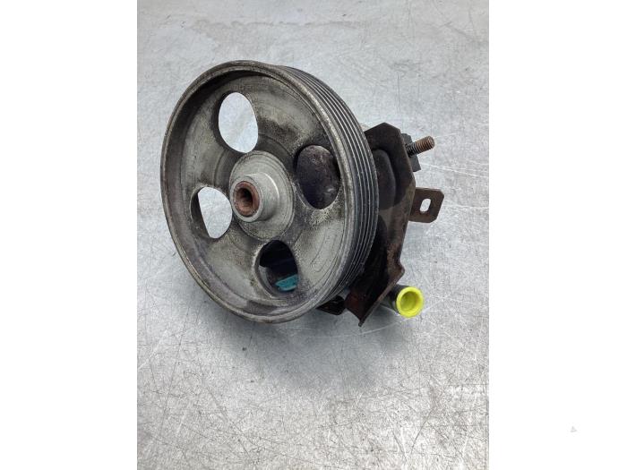 Gebruikte Pomp Servo Fiat Qubo 1.4 Prijs € 68,00 Margeregeling aangeboden door Gebr Opdam B.V.