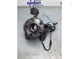 Gebruikte Fusee rechts-voor Mercedes Vito (447.6) 1.6 111 CDI 16V Prijs € 231,11 Inclusief btw aangeboden door Gebr Opdam B.V.