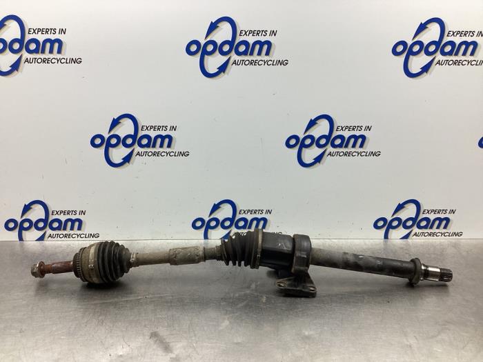 Gebruikte Steekas rechts-voor Toyota Avensis Wagon (T25/B1E) 2.0 16V VVT-i D4 Prijs € 85,00 Margeregeling aangeboden door Gebr Opdam B.V.