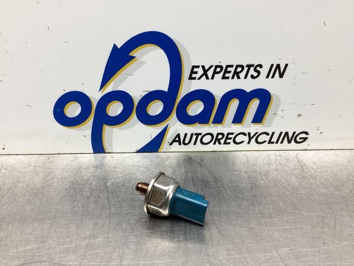 Brandstofdruk sensor van een Renault Kadjar (RFEH) 1.2 Energy TCE 130 2016