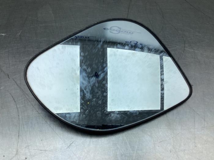 Spiegelglas rechts van een Kia Picanto (BA) 1.0 12V 2010