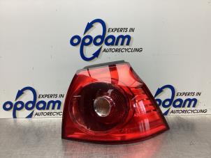 Gebruikte Achterlicht rechts Volkswagen Golf V (1K1) 1.6 FSI 16V Prijs € 34,00 Margeregeling aangeboden door Gebr Opdam B.V.