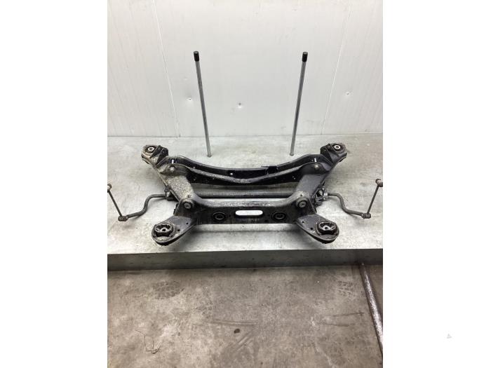 Gebruikte Subframe Mercedes C (W205) C-200d 2.2 16V Prijs € 149,00 Margeregeling aangeboden door Gebr Opdam B.V.