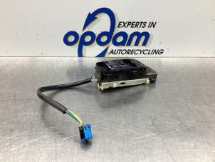 Gebruikte Ruit schakelaar elektrisch Mercedes C Combi (S203) 2.0 C-180 16V Prijs € 42,00 Margeregeling aangeboden door Gebr Opdam B.V.