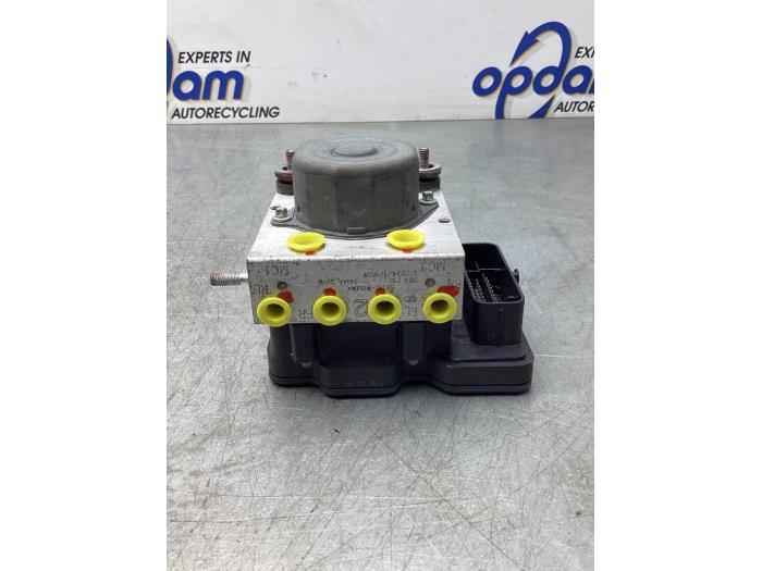 Gebruikte ABS Pomp Suzuki Celerio (LF) 1.0 12V Dualjet Prijs € 128,00 Margeregeling aangeboden door Gebr Opdam B.V.