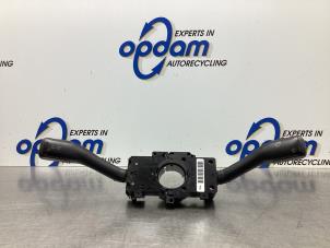 Gebruikte Licht + Raw Schakelaar Volkswagen New Beetle (9C1/9G1) 2.0 Prijs € 42,00 Margeregeling aangeboden door Gebr Opdam B.V.