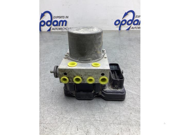 Gebruikte ABS Pomp Renault Kangoo Express (FW) 1.5 dCi 90 FAP Prijs € 154,88 Inclusief btw aangeboden door Gebr Opdam B.V.
