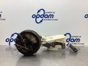 Gebruikte Benzinepomp Nissan Micra (K11) 1.0 L,LX 16V Prijs € 42,00 Margeregeling aangeboden door Gebr Opdam B.V.